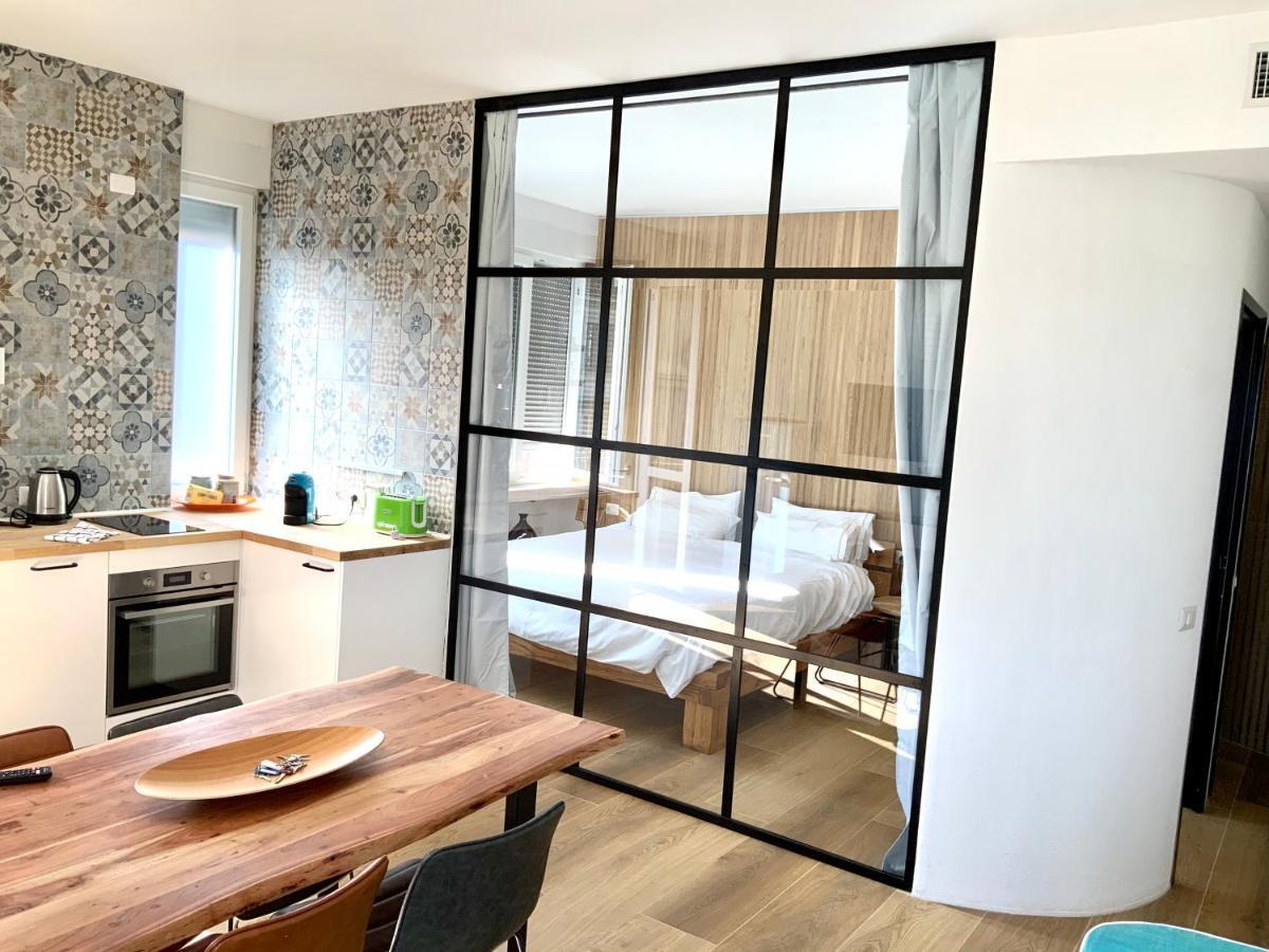 Luxury Flat By Central Station / Unique View, Milan